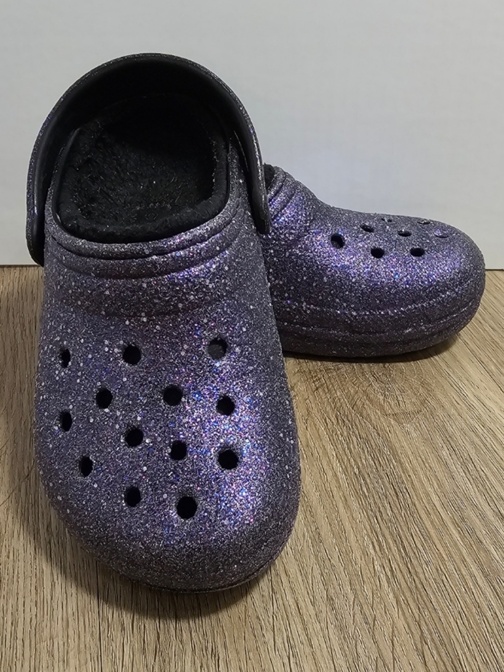 Crocs Kids' Classic Lined Space Glitter – Purple Moon – Glow-in-the-Dark (12) - Picture 4 of 5